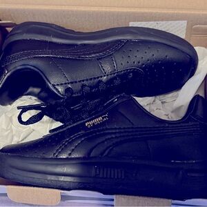 Toddler Brand New Black Puma size 9c